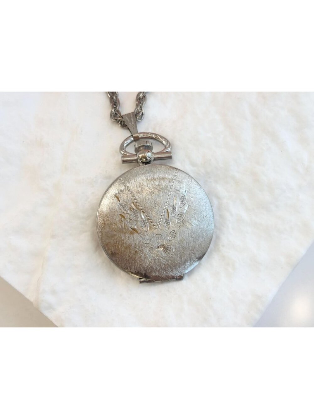 Locket Floral Carved Matte Silver Toned Vintage Jumbo Pendant Necklace - 24" - Picture 4 of 16